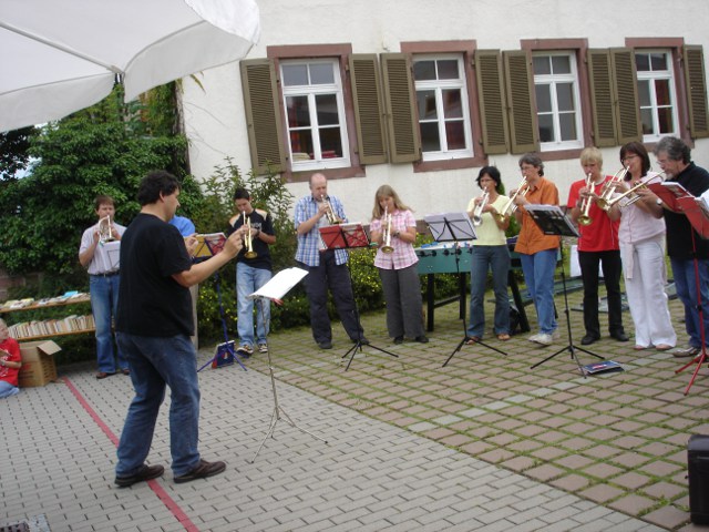 Posaunenchordirigent in Aktion